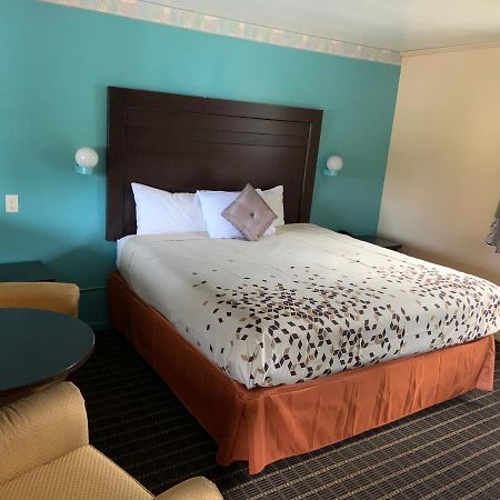 Best Motel Toledo Bagian luar foto