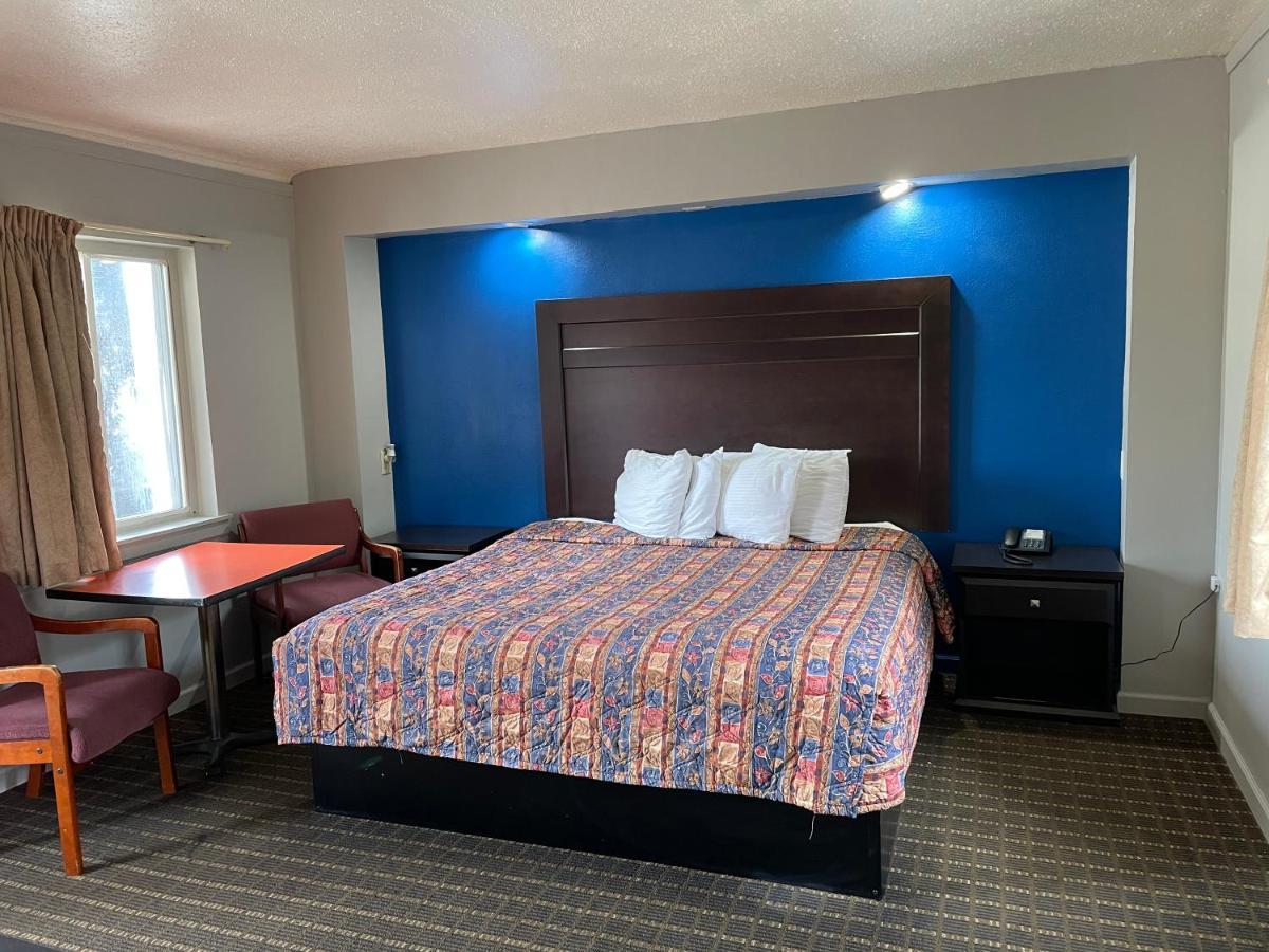 Best Motel Toledo Bagian luar foto