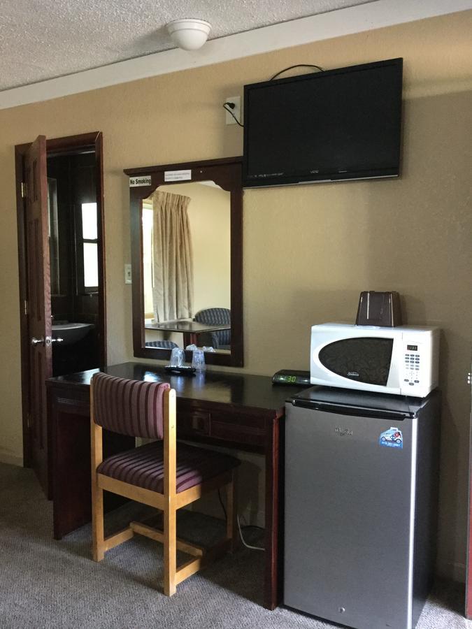 Best Motel Toledo Bagian luar foto