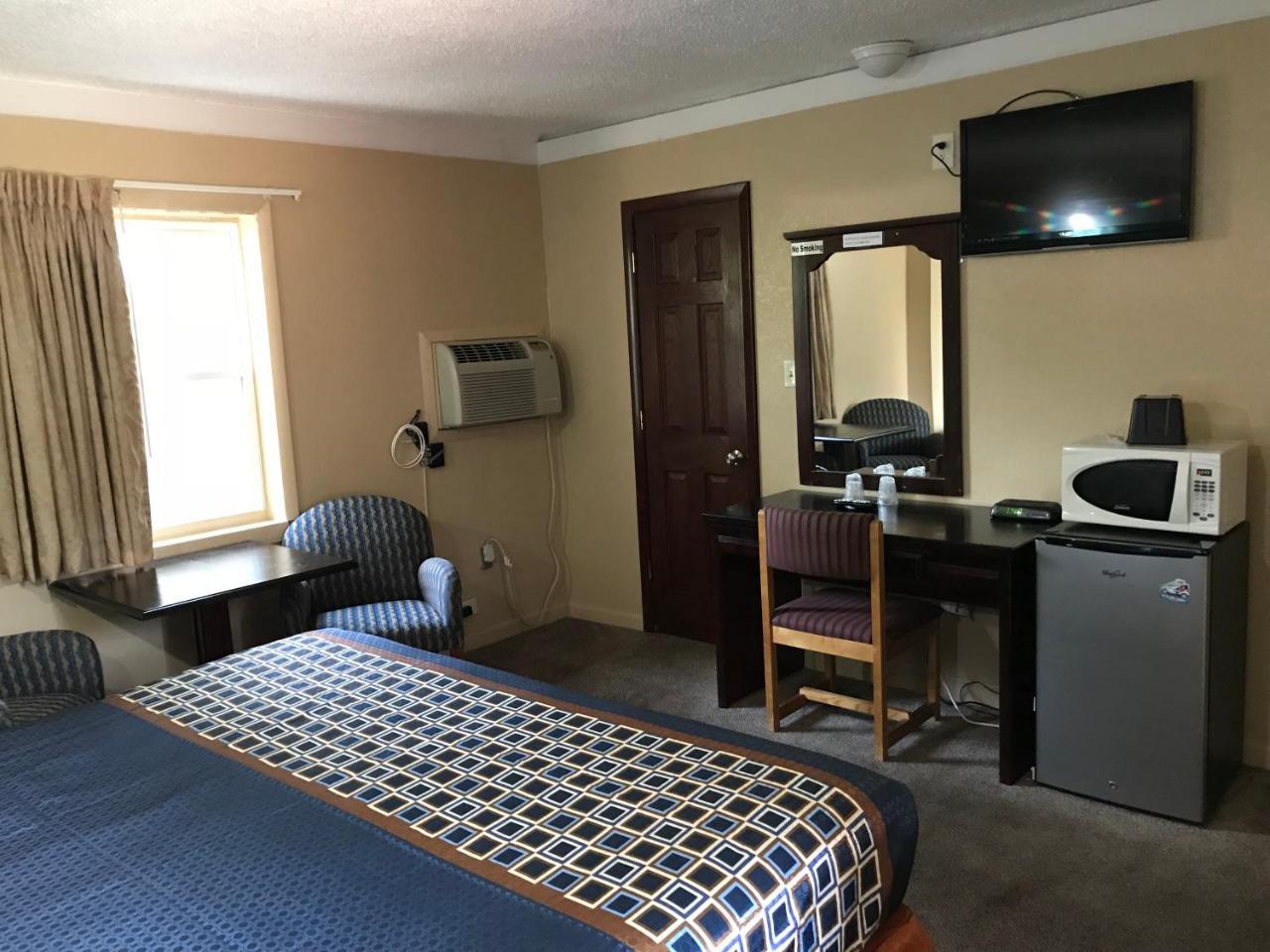 Best Motel Toledo Bagian luar foto