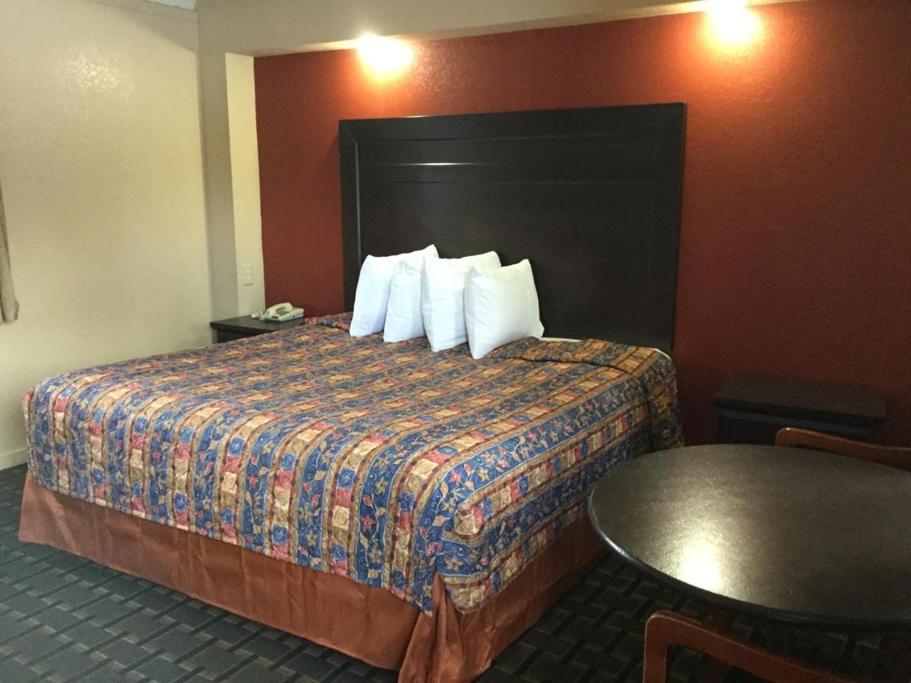 Best Motel Toledo Bagian luar foto