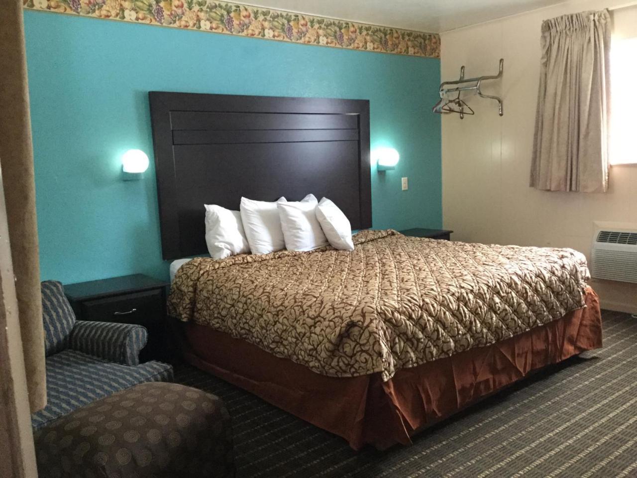 Best Motel Toledo Bagian luar foto