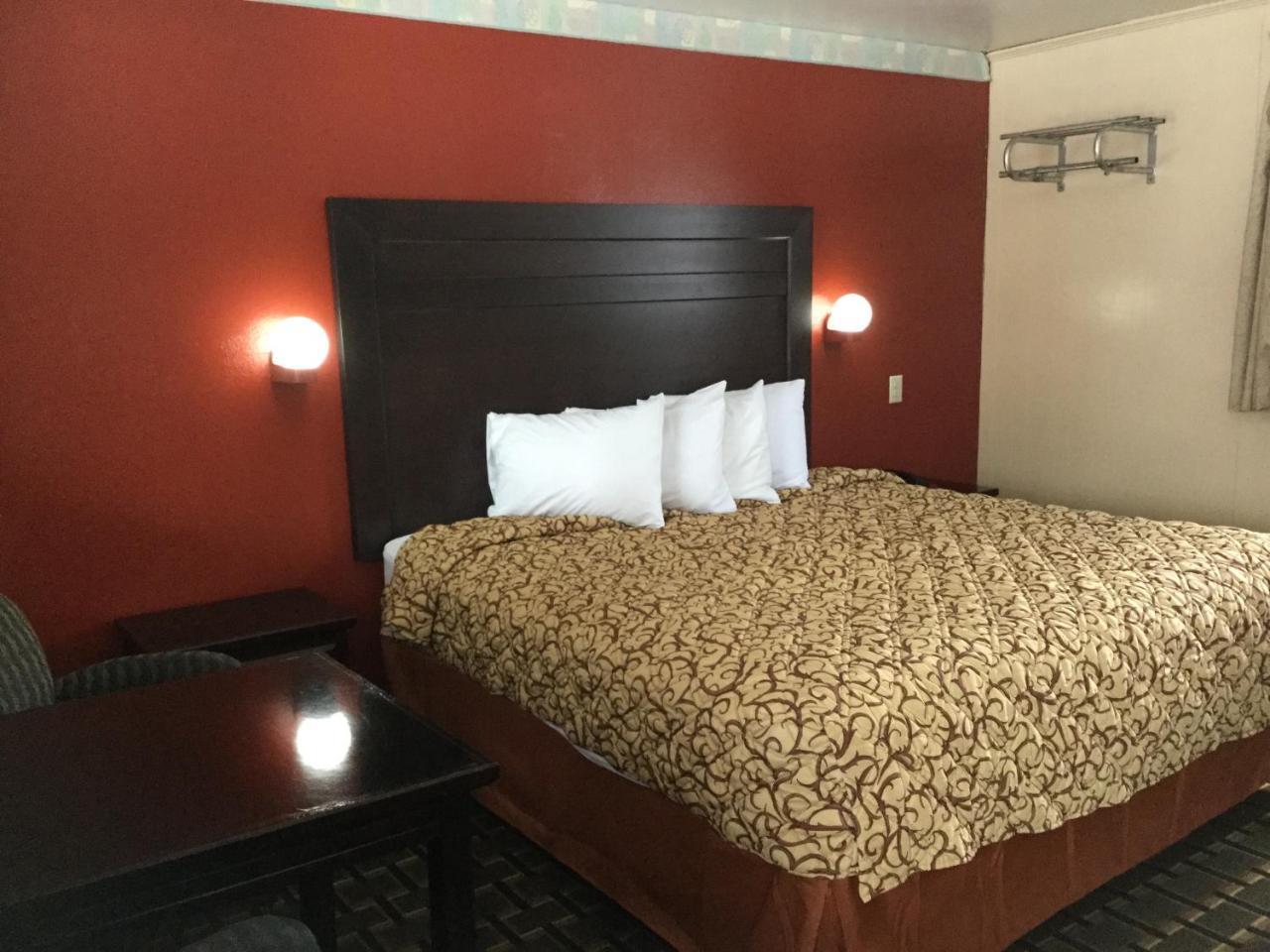 Best Motel Toledo Bagian luar foto