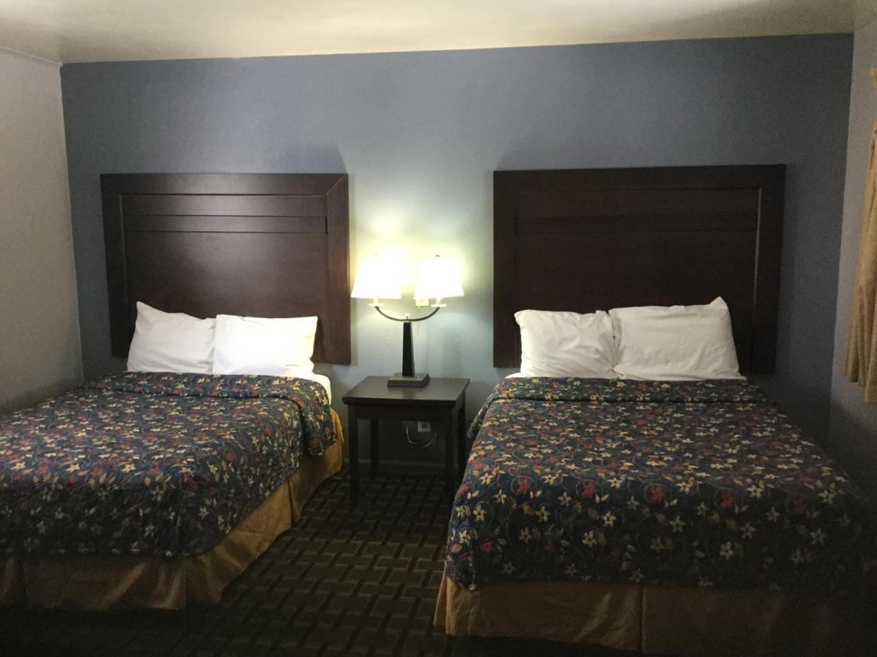 Best Motel Toledo Bagian luar foto